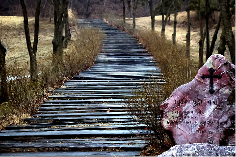 křížová cesta, zdroj: www.pixabay.com, CC0 Public Domain 